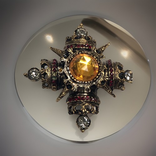 Spilla croce maltese - , scaffale